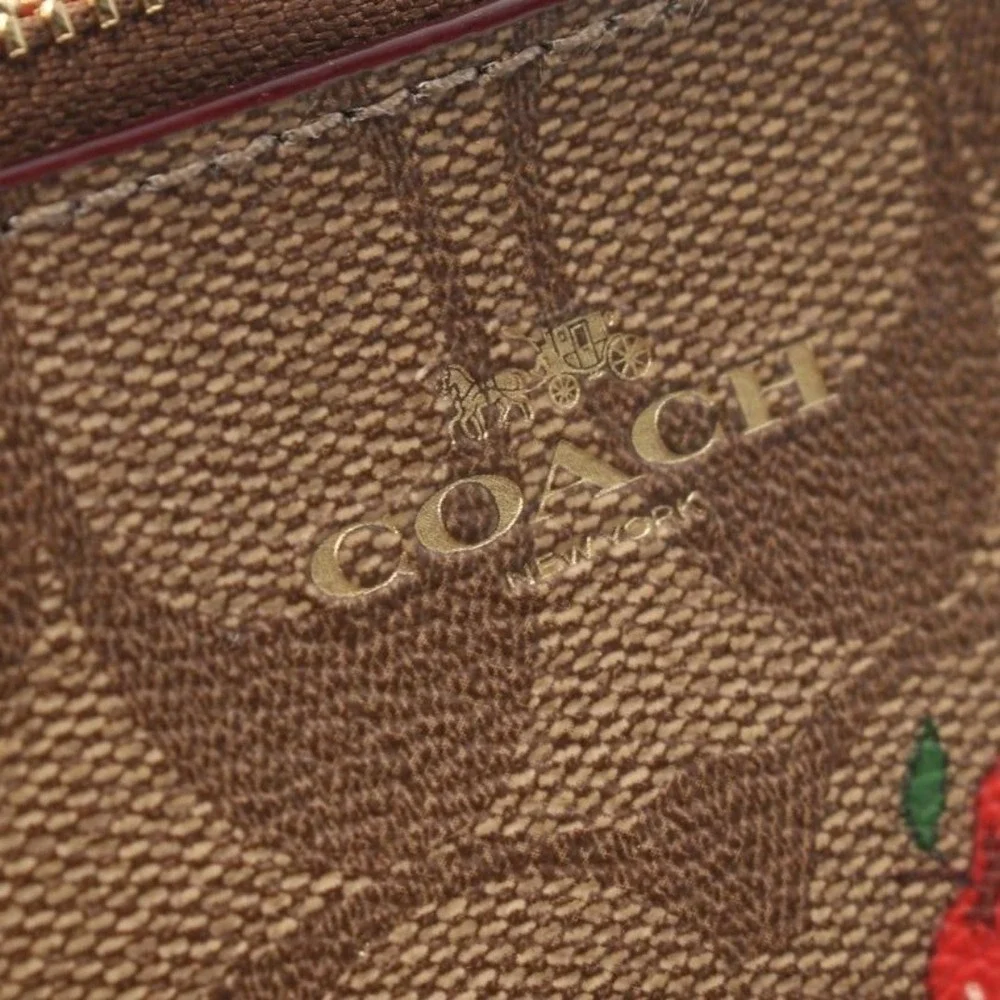 COACH Corner Zip Wristlet In Signature Canvas With Apple Print NWT